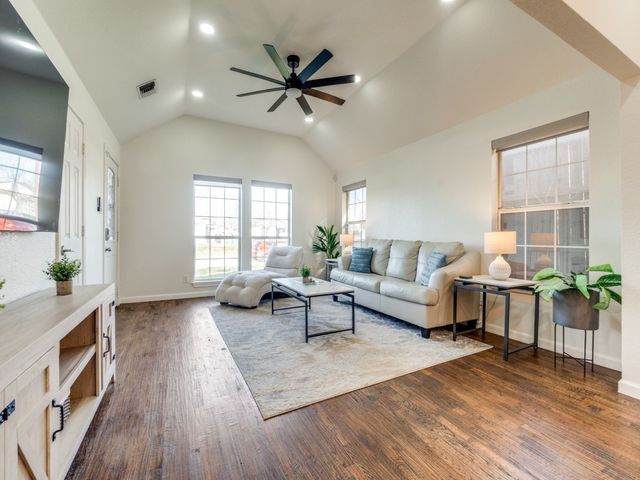 630 W Neely, Dallas, TX 75208