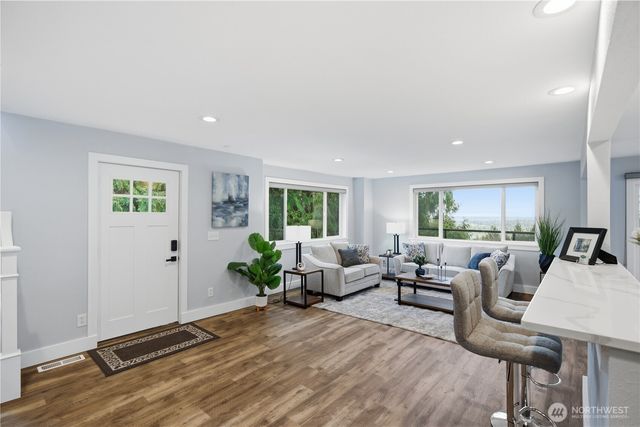 5175 NW El Camino Boulevard, Bremerton, WA 98312