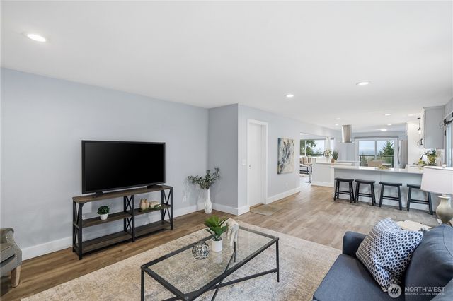 5175 NW El Camino Boulevard, Bremerton, WA 98312