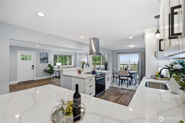 5175 NW El Camino Boulevard, Bremerton, WA 98312