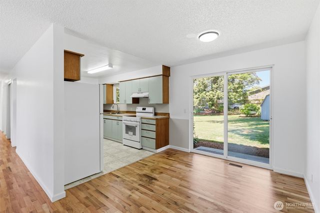 4627 192nd St SW, Lynnwood, WA 98036