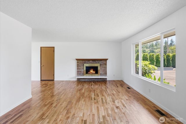 4627 192nd St SW, Lynnwood, WA 98036
