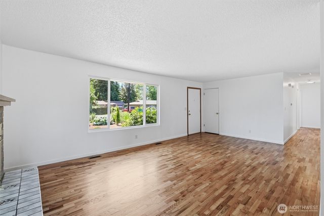 4627 192nd St SW, Lynnwood, WA 98036