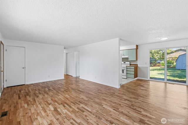4627 192nd St SW, Lynnwood, WA 98036