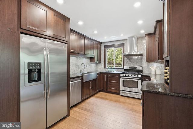 2050 CHADDS FORD DR, Reston, VA 20191