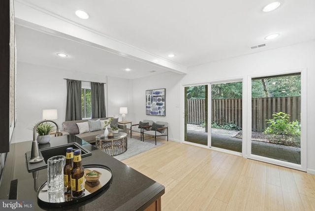 2050 CHADDS FORD DR, Reston, VA 20191