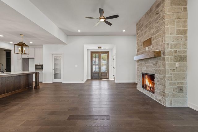 6508 PORTRUSH DR, Columbia, MO 65201