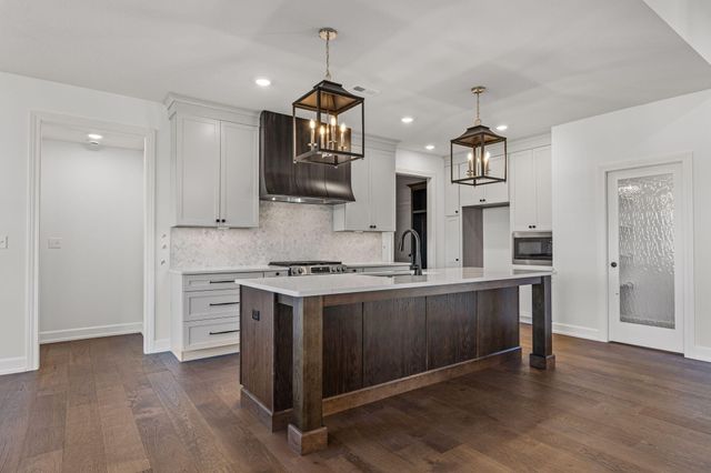 6508 PORTRUSH DR, Columbia, MO 65201