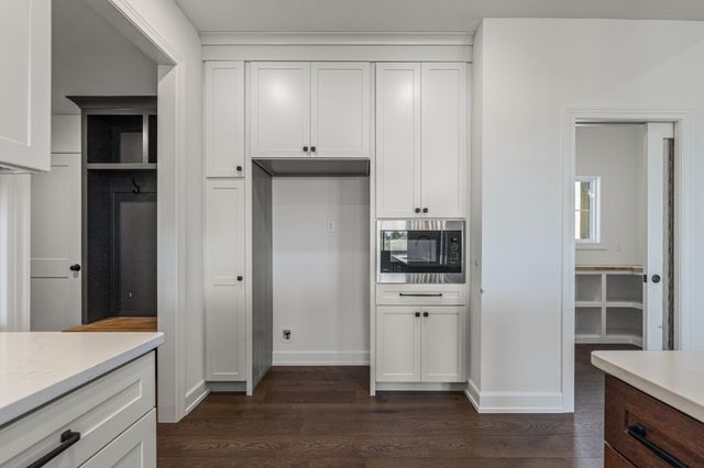 6508 PORTRUSH DR, Columbia, MO 65201