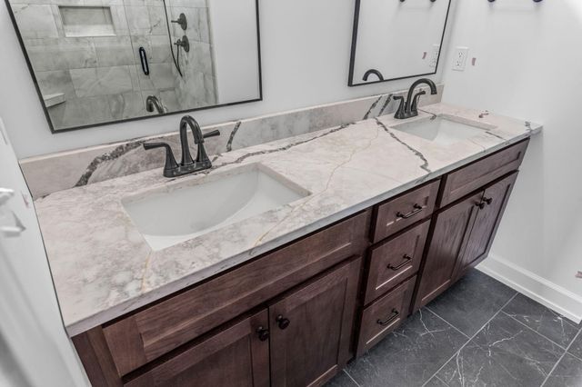 6508 PORTRUSH DR, Columbia, MO 65201