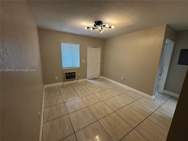 1940 Washington Ave 12, Opa-locka, FL 33054