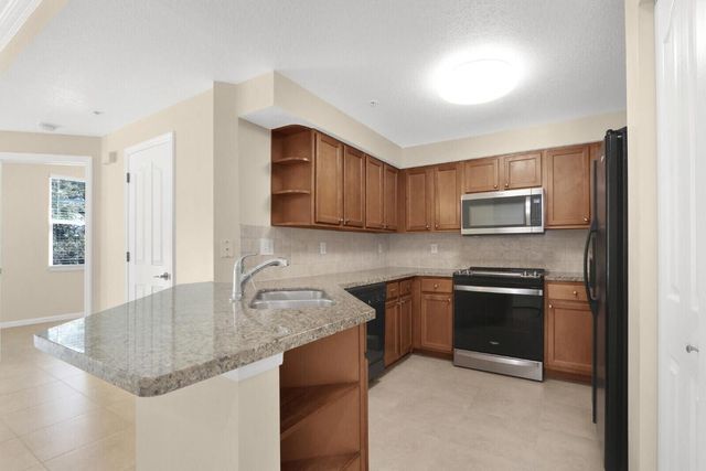 255 Murcia Drive 202, Jupiter, FL 33458