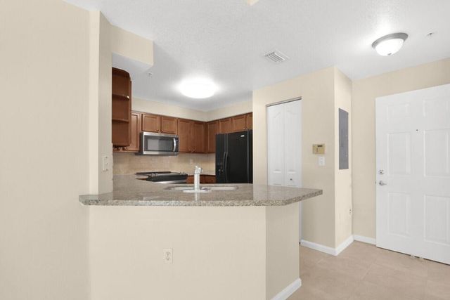 255 Murcia Drive 202, Jupiter, FL 33458