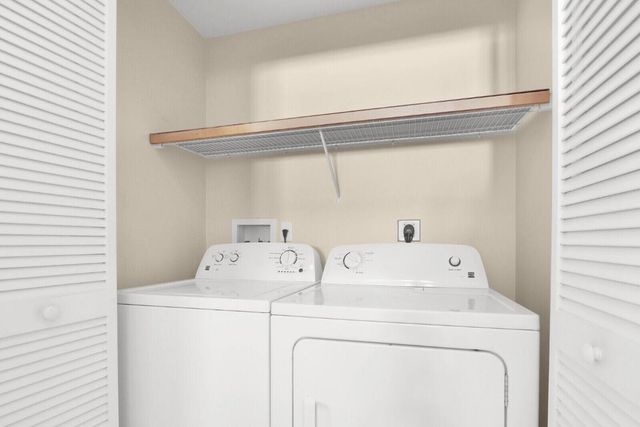 255 Murcia Drive 202, Jupiter, FL 33458