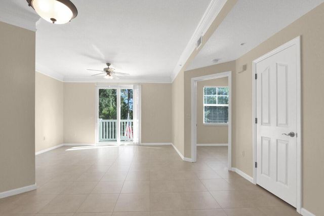 255 Murcia Drive 202, Jupiter, FL 33458