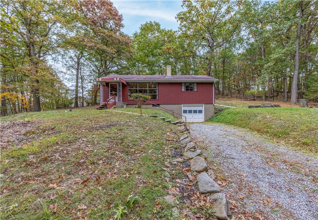1194 Donnellville Rd, Fawn Twp, PA 15065