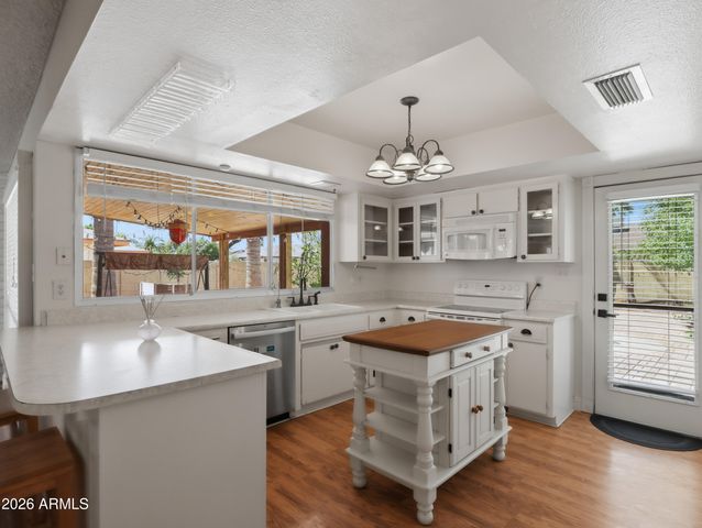 450 E CASCADA Road, Litchfield Park, AZ 85340
