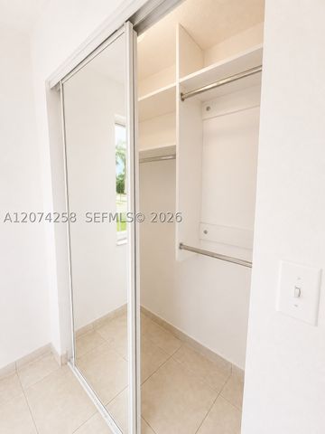 724 NE 4th St 3, Hallandale Beach, FL 33009
