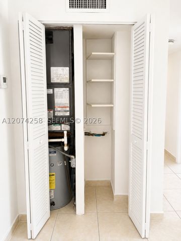 724 NE 4th St 3, Hallandale Beach, FL 33009