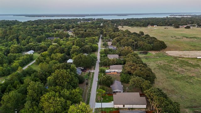 613 Tupuna Drive, Tool, TX 75143
