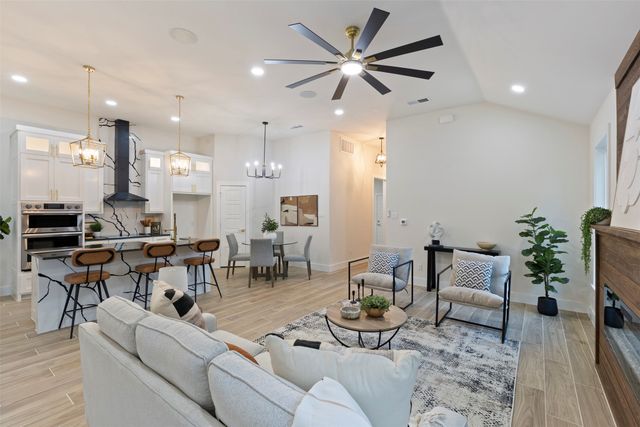 613 Tupuna Drive, Tool, TX 75143