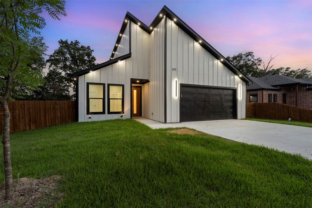 613 Tupuna Drive, Tool, TX 75143