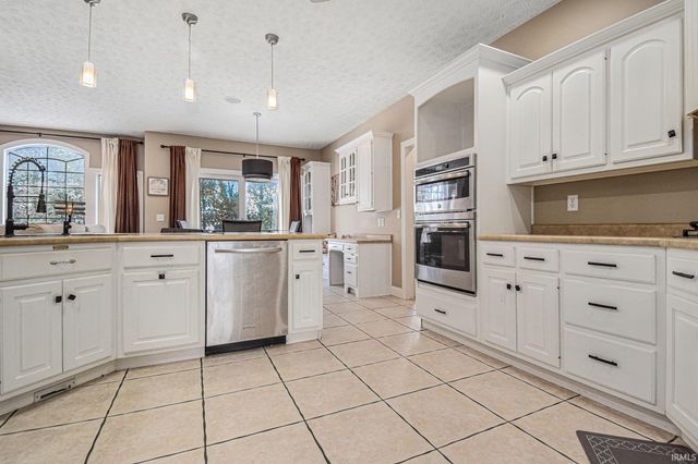 1963 Pheasant Ridge Drive, Warsaw, IN 46580