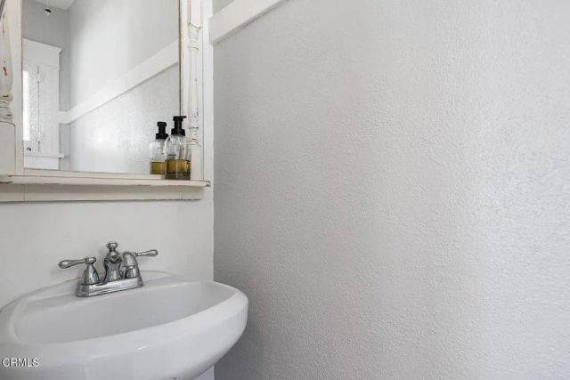 183 W Mariposa Street, Altadena, CA 91001
