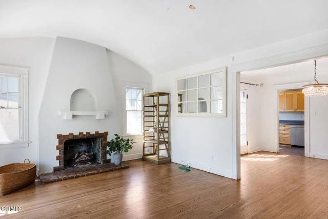 183 W Mariposa Street, Altadena, CA 91001