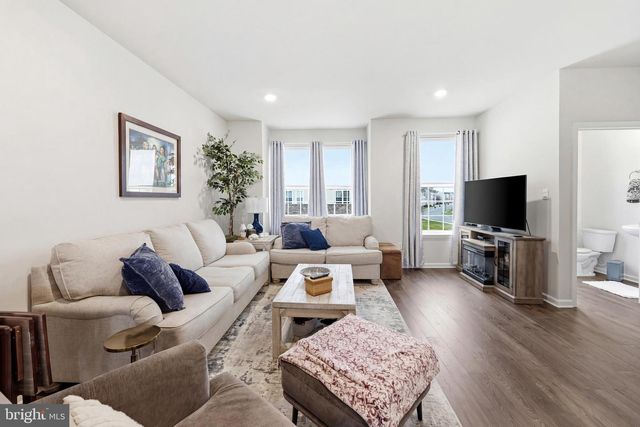 433 MONTE FARM RD, Mount Laurel, NJ 08054