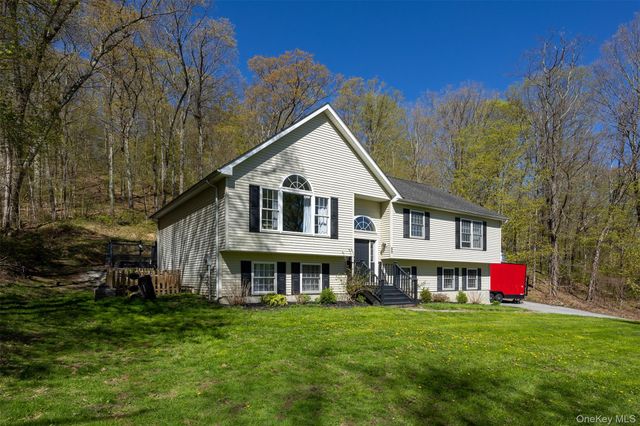 50 Horseshoe Road, Millbrook, NY 12545