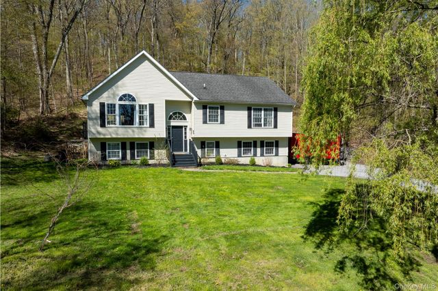 50 Horseshoe Road, Millbrook, NY 12545
