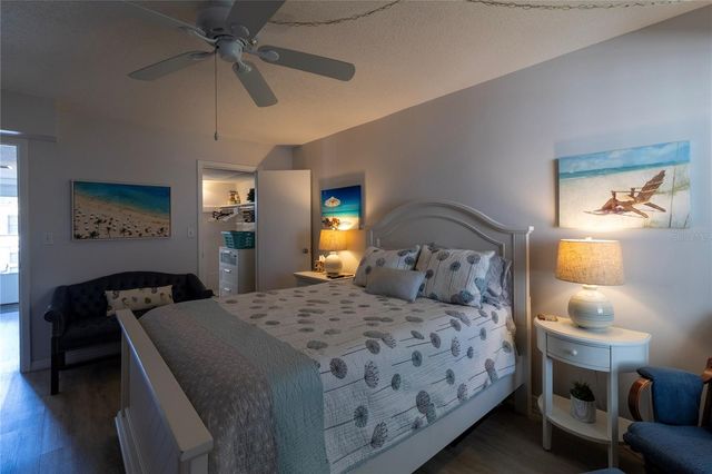 9940 47TH AVENUE N 207, St Petersburg, FL 33708