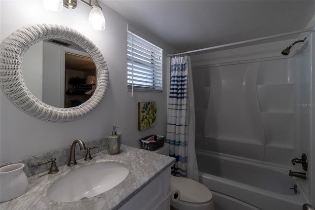 9940 47TH AVENUE N 207, St Petersburg, FL 33708