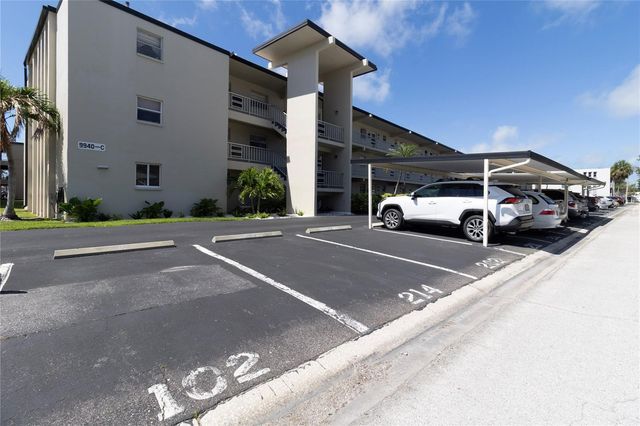 9940 47TH AVENUE N 207, St Petersburg, FL 33708