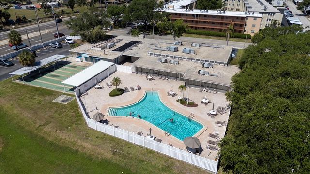 9940 47TH AVENUE N 207, St Petersburg, FL 33708