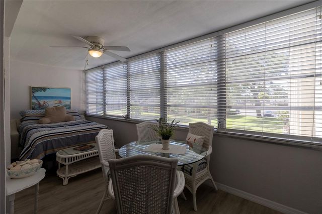 9940 47TH AVENUE N 207, St Petersburg, FL 33708
