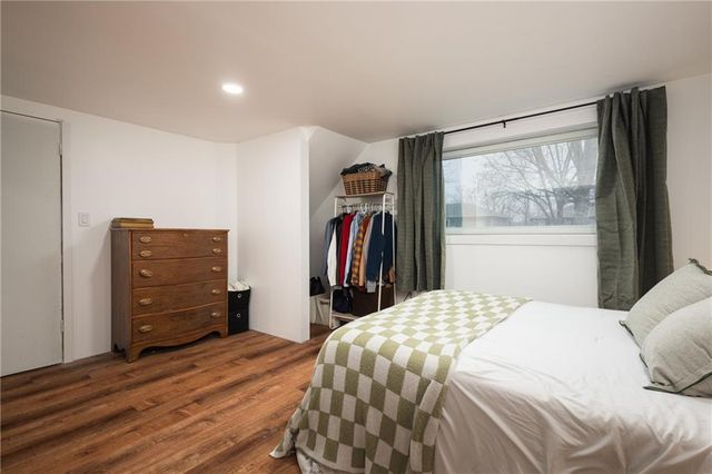 1309 S McHenry Street, Independence, MO 64057