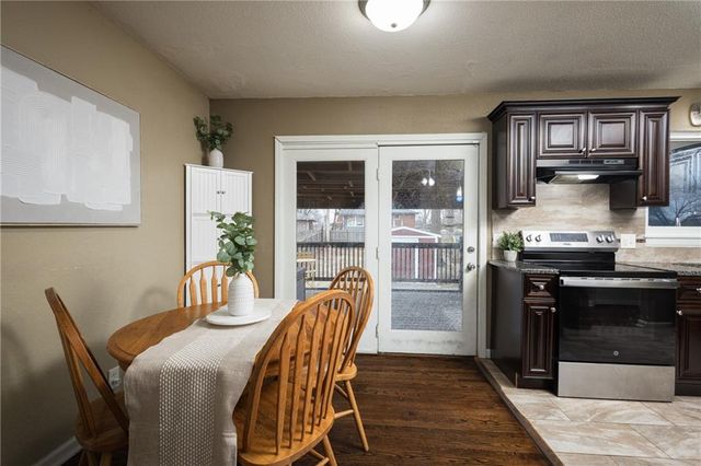 1309 S McHenry Street, Independence, MO 64057