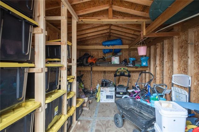 1309 S McHenry Street, Independence, MO 64057