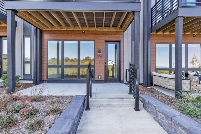 9352 S Alder PLACE #104, Oak Creek, WI 53154