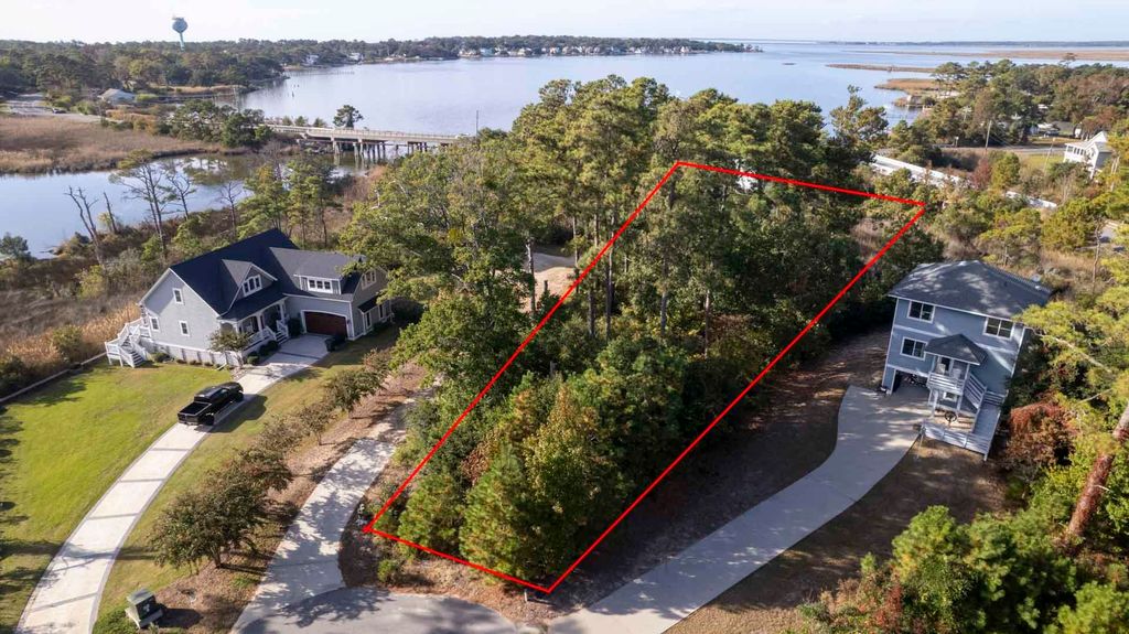 Image 1 of property listing at 105 Kyle Court lot 3, Kill Devil Hills, NC 27948