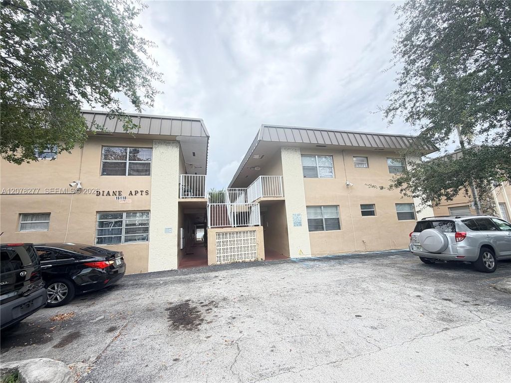 16118 NE 21st Avenue 4, North Miami Beach, FL 33162