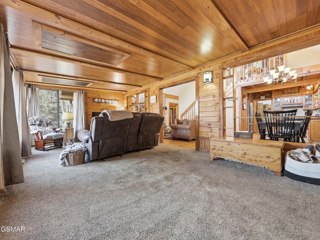 727 Sunrise Boulevard, Sevierville, TN 37862