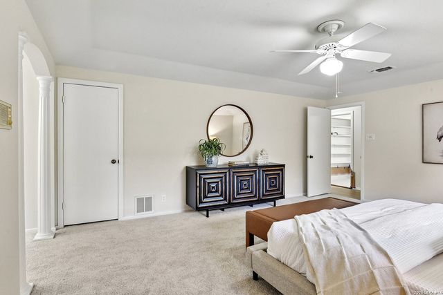 211 CHATTINGTON CT, Castle Hills, TX 78213