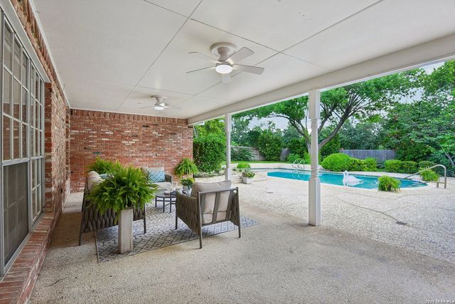 211 CHATTINGTON CT, Castle Hills, TX 78213