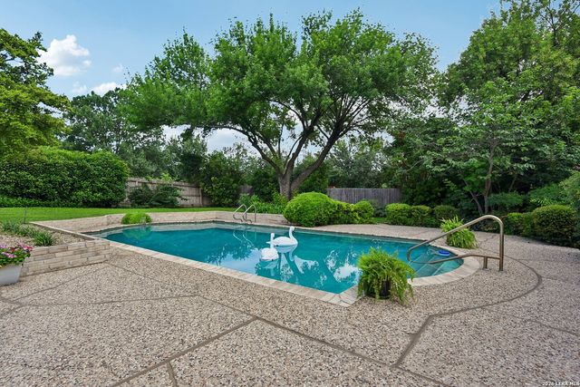 211 CHATTINGTON CT, Castle Hills, TX 78213