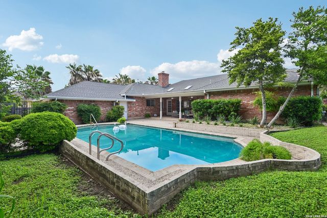 211 CHATTINGTON CT, Castle Hills, TX 78213