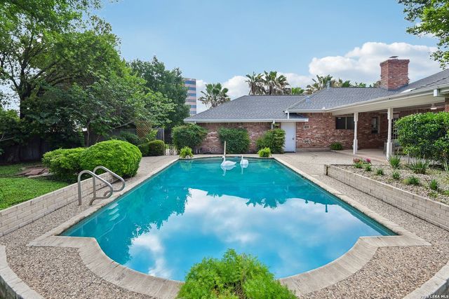 211 CHATTINGTON CT, Castle Hills, TX 78213