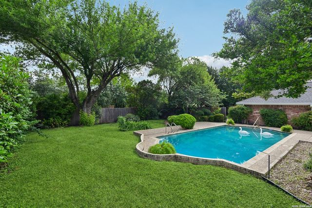 211 CHATTINGTON CT, Castle Hills, TX 78213